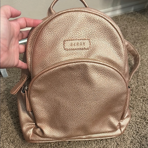 Metallic Backpack - Picture 3 of 8